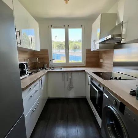 Apartment 20 Mins From The *