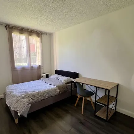 20 Mins From The نيس